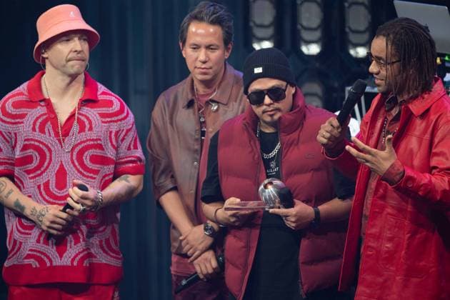 The band CULCHA CANDELA receives the German Sustainability Award, German Sustainability Award ceremony in Duesseldorf on 24 11 2023