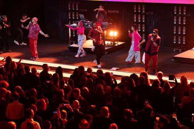 Band CULCHA CANDELA, singing, concert, German Sustainability Award ceremony in Duesseldorf on 24 11 2023