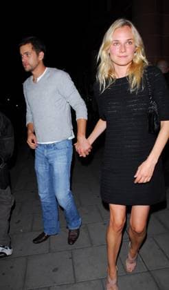 UK OUT Diane Kruger and Joshua Jackson dine out at Cipriani s in central London 16460, LONDON, UNITED KINGDOM - Saturday July 14 2007. UK OUT Despite rumours they had split up, Diane Kruger eats out at London s fashionable Cipriani restaurant with Joshua Jackson. The couple dined with other members of the cast of National Treasure: Book of Secrets , in which Kruger reprises her role as Abigail Chase. , Credit:Focuspics, PacificCoastNews.com Avalon UK, London  Copyright: xFocuspics,xPacificCoastNews.comx xAvalonx 0523277675