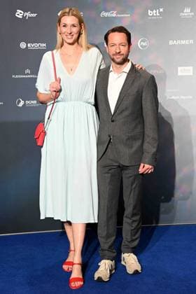 German Sustainability Award 2023 on 24 11 2023 at the Maritim Hotel in Düsseldorf Andrea Gerhard actress , and David Wehle xJFx