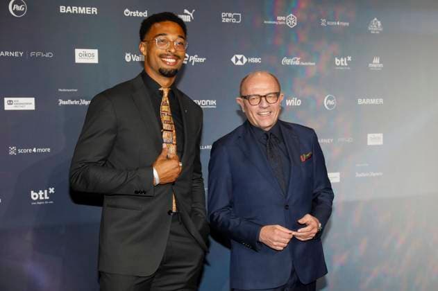 Leo Neugebauer and Stefan Schulze Hausmann at the presentation of the 16 German Sustainability Award 2023 at the Maritim Hotel Düsseldorf, 24 11 2023 Foto:xR.xSchmiegeltx xFuturexImagex nachhaltigkeitspreis_3113