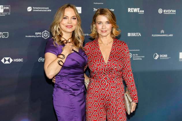 Regina Halmich and Tina Ruland at the presentation of the 16 German Sustainability Award 2023 at the Maritim Hotel Düsseldorf, 24 11 2023 Foto:xR.xSchmiegeltx xFuturexImagex nachhaltigkeitspreis_3124