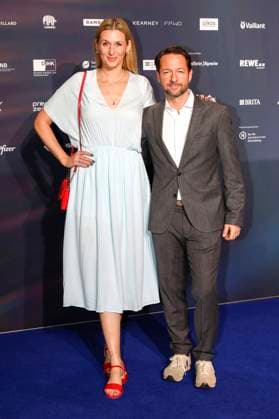 Andrea Gerhard with partner David Wehle at the presentation of the 16 German Sustainability Award 2023 at the Maritim Hotel Düsseldorf, 24 11 2023 Foto:xR.xSchmiegeltx xFuturexImagex nachhaltigkeitspreis_3192