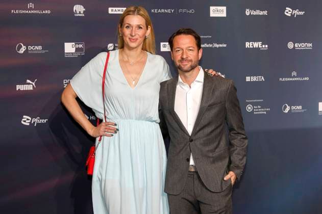 Andrea Gerhard with partner David Wehle at the presentation of the 16 German Sustainability Award 2023 at the Maritim Hotel Düsseldorf, 24 11 2023 Foto:xR.xSchmiegeltx xFuturexImagex nachhaltigkeitspreis_3194