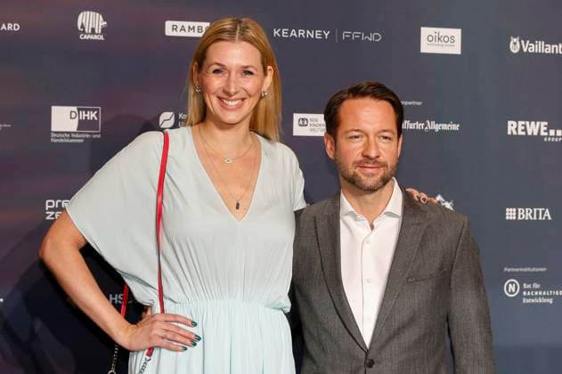 Andrea Gerhard with partner David Wehle at the presentation of the 16 German Sustainability Award 2023 at the Maritim Hotel Düsseldorf, 24 11 2023 Foto:xR.xSchmiegeltx xFuturexImagex nachhaltigkeitspreis_3196