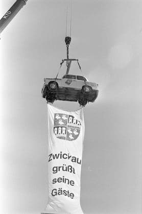Trabanttreffen_Zwickau 31.05.1996, Zwickau, Flugplatzgelände, Zwickauer Trabbi-Treffen, *** Trabant meeting Zwickau 31 05 1996, Zwickau, airfield area, Zwickauer Trabbi Treffen,