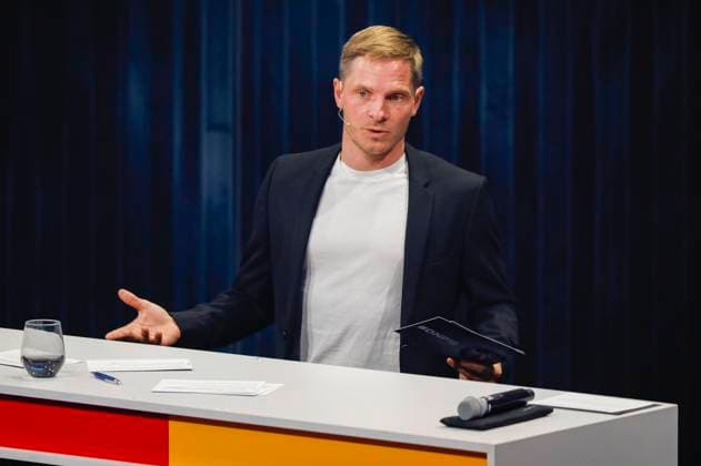 Sebastian Steudtner at the presentation of the 16 German Sustainability Award 2023 at the Maritim Hotel Düsseldorf, 24 11 2023 Foto:xR.xSchmiegeltx xFuturexImagex nachhaltigkeitspreis_3228