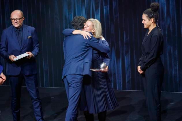 Stefan Schulze Hausmann, Nancy Faeser and Celia Sasic with award winners at the presentation of the 16 German Sustainability Award 2023 at the Maritim Hotel Düsseldorf, 24 11 2023 Foto:xR.xSchmiegeltx xFuturexImagex nachhaltigkeitspreis_3251