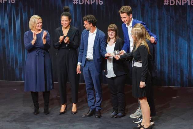 Nancy Faeser and Celia Sasic with award winners at the presentation of the 16 German Sustainability Award 2023 at the Maritim Hotel Düsseldorf, 24 11 2023 Foto:xR.xSchmiegeltx xFuturexImagex nachhaltigkeitspreis_3254