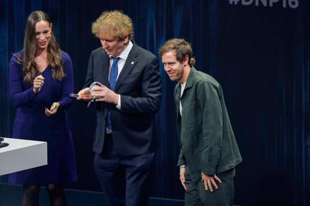 Michael Braungart and Sebastian Vettel at the presentation of the 16 German Sustainability Award 2023 at the Maritim Hotel Düsseldorf, 24 11 2023 Foto:xR.xSchmiegeltx xFuturexImagex nachhaltigkeitspreis_3262