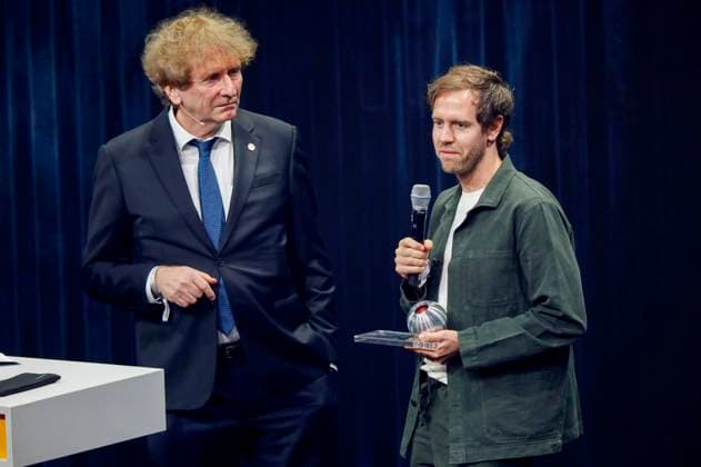 Michael Braungart and Sebastian Vettel at the presentation of the 16 German Sustainability Award 2023 at the Maritim Hotel Düsseldorf, 24 11 2023 Foto:xR.xSchmiegeltx xFuturexImagex nachhaltigkeitspreis_3265
