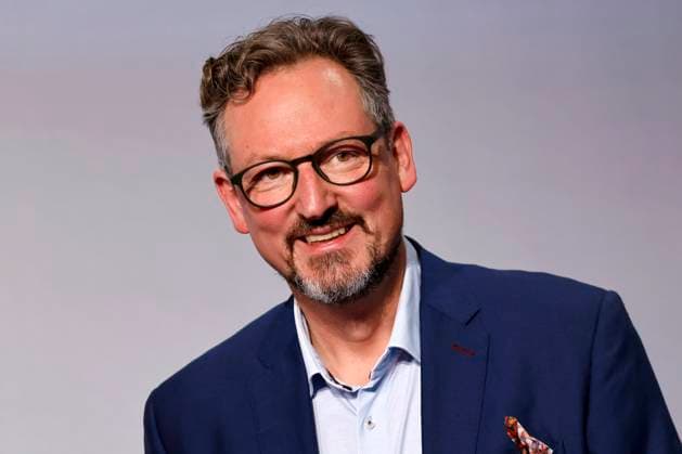 Presenter Dr Eckart von Hirschhausen at the 16th German Sustainability Award 2023 at the Maritim Hotel Düsseldorf For the 16th time, pioneers of sustainability will be honored together with the Federal Government and other partners at the Düsseldorf Martim Hotel The winners of the Business, Copyright: xChristophxHardtx
