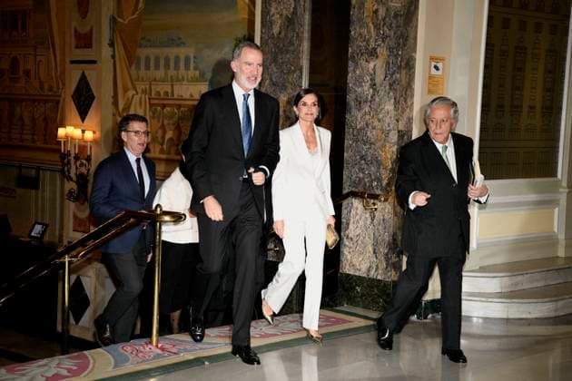 Royals At The 40th Edition Of The Journalist Award - Madrid The leader of the Popular Party, Alberto Feijoo, King Felipe and Queen Letizia on their arrival at the presentation of the Francisco Cerecedo Journalism Award at the Westin Palace Hotel, on November 27, 2023, in Madrid (Spain). This year the prize goes to the director and presenter of the program Mas de uno on Onda Cero, Carlos Alsina, awarded by the Association of European Journalists. The jury highlighted his lucid, rigorous and plural view of current affairs, with a special mention to his talent as an interviewer. His sharpness in political analysis has made him one of the most influential voices of contemporary Spanish journalism . Photo by JosÃ Oliva Europa Press ABA  Copyright: xEuropaxPress ABACAx