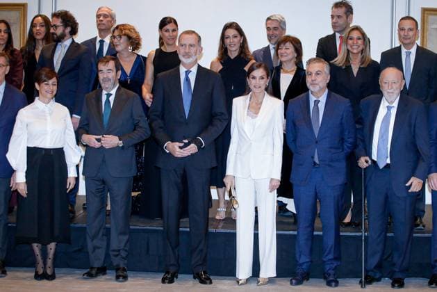 Francisco Cerecedo Journalism Awards - Madrid King Felipe VI and Queen Letizia of Spain attend the 40th Francisco Cerecedo Journalism Awards at the Palace Hotel on November 27, 2023 in Madrid, Spain. Photo by Archie Andrews ABACAPRESS.COM Madrid Spain  Copyright: xAndrewsxArchie ABACAx