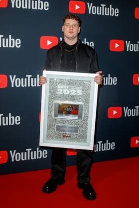 YouTube Music Artist Dinner Award 2023 Jumpa at the YouTube Music Artist Dinner Award 2023 at Grill Royal on 28 11 2023 in Berlin Copyright: xEventpressxKochanx