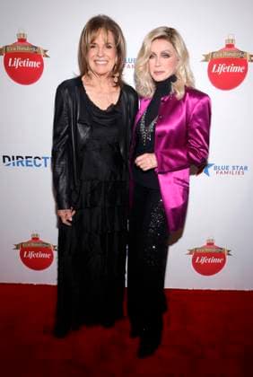 BEVERLY HILLS, CA 0 NOVEMBER 28: Linda Gray, Donna Mills at Gift Of A Lifetime Red Carpet Event at The Melbourne in Beverly Hills, California on November 28, 2023. Copyright: xFayexSadoux