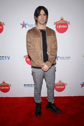 BEVERLY HILLS, CA 0 NOVEMBER 28: Max Ehrich at Gift Of A Lifetime Red Carpet Event at The Melbourne in Beverly Hills, California on November 28, 2023. Copyright: xFayexSadoux