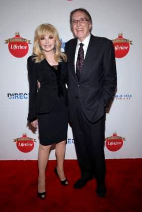 BEVERLY HILLS, CA 0 NOVEMBER 28: Loni Anderson, Bob Flick at Gift Of A Lifetime Red Carpet Event at The Melbourne in Beverly Hills, California on November 28, 2023. Copyright: xFayexSadoux
