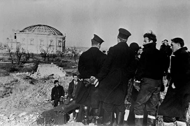 Great Patriotic War, 1941-1945 8572157 09.02.1945 The Great Patriotic War of 1941-1945. The Yalta Conference, February 4-11, 1945, a meeting where the three leaders of the anti-Hitler coalition, the USSR, the United States and Great Britain, made important decisions regarding the postwar world. US and British navy officers who participated in the conference visiting the Panorama at the Defense of Sevastopol 1854-1855 Museum on Istorichesky Boulevard in Sevastopol. Alexey Sevastopol Russia  Copyright: xAlexeyx