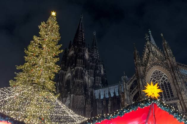 The Christmas market at Cologne Cathedral on Roncalliplatz is one of the most beautiful in Germany and is open from 23 November to 23 December Visitors will find over 130 festively decorated stalls with arts and crafts, gifts and food 30 11 2023 Cologne city center NRW Germany