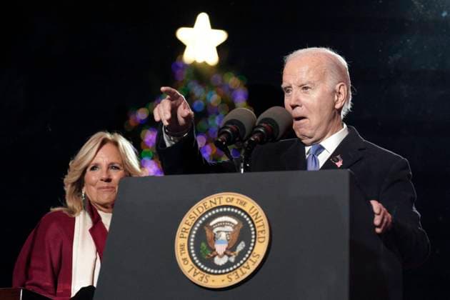 Bilder des Jahres 2023, Entertainment 11 November Joe Biden at Christmas Tree Lighting - Washington US President Joe Biden and First lady Jill Biden participate in the National Christmas Tree Lighting on the White House Ellipse in Washington on November 30, 2023. Photo by Yuri Gripas ABACAPRESS.COM Washington DC United States  Copyright: xPool ABACAx