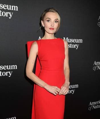 November 30, 2023, New York, New York, USA: Actress CHLOE FINEMAN seen at the red carpet arrivals for 2023 American Museum of Natural HistoryÃ¢â‚¬â ¢s annual Ã¢â‚¬ËœThe Museum GalaÃ¢â‚¬â ¢ event. New York USA - ZUMAk03_ 20231130_zaf_k03_033 Copyright: xNancyxKaszermanx