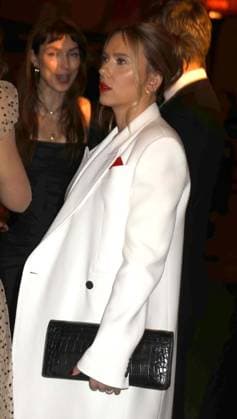 November 30, 2023, New York, New York, USA: Actress SCARLETT JOHANSSON seen at the red carpet arrivals for 2023 American Museum of Natural HistoryÃ¢â‚¬â ¢s annual Ã¢â‚¬ËœThe Museum GalaÃ¢â‚¬â ¢ event. New York USA - ZUMAk03_ 20231130_zaf_k03_060 Copyright: xNancyxKaszermanx
