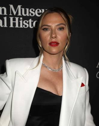 November 30, 2023, New York, New York, USA: Actress SCARLETT JOHANSSON seen at the red carpet arrivals for 2023 American Museum of Natural HistoryÃ¢â‚¬â ¢s annual Ã¢â‚¬ËœThe Museum GalaÃ¢â‚¬â ¢ event. New York USA - ZUMAk03_ 20231130_zaf_k03_080 Copyright: xNancyxKaszermanx