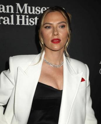 November 30, 2023, New York, New York, USA: Actress SCARLETT JOHANSSON seen at the red carpet arrivals for 2023 American Museum of Natural HistoryÃ¢â‚¬â ¢s annual Ã¢â‚¬ËœThe Museum GalaÃ¢â‚¬â ¢ event. New York USA - ZUMAk03_ 20231130_zaf_k03_081 Copyright: xNancyxKaszermanx