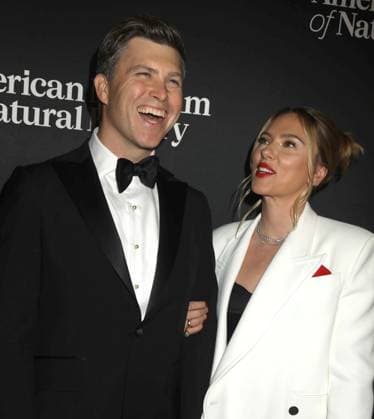November 30, 2023, New York, New York, USA: COLIN JOST and SCARLETT JOHANSSON seen at the red carpet arrivals for 2023 American Museum of Natural HistoryÃ¢â‚¬â ¢s annual Ã¢â‚¬ËœThe Museum GalaÃ¢â‚¬â ¢ event. New York USA - ZUMAk03_ 20231130_zaf_k03_093 Copyright: xNancyxKaszermanx