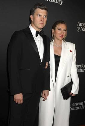 November 30, 2023, New York, New York, USA: COLIN JOST and SCARLETT JOHANSSON seen at the red carpet arrivals for 2023 American Museum of Natural HistoryÃ¢â‚¬â ¢s annual Ã¢â‚¬ËœThe Museum GalaÃ¢â‚¬â ¢ event. New York USA - ZUMAk03_ 20231130_zaf_k03_097 Copyright: xNancyxKaszermanx