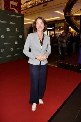 Katarina Barley (Vize-Praesidentin des EU-Parlaments) bei der Promi-Tüten Packaktion Strassenfeger Charity Aktion 2023 by Maximilian Seitz in Berlin 30.11.2023 *** Katarina Barley Vice President of the EU Parliament at the celebrity bag packing campaign Strassenfeger Charity Campaign 2023 by Maximilian Seitz in Berlin 30 11 2023