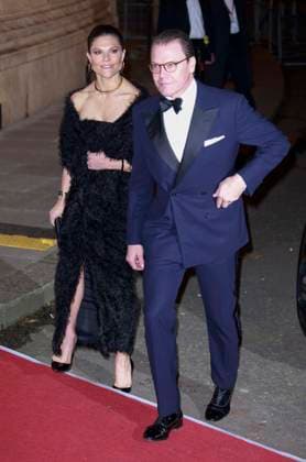 . 30 11 2023. London, United Kingdom. Crown Princess Victoria and Prince Daniel of Sweden arriving at the Royal Variety Performance in London.  xi-Imagesx IIM-24850-0045