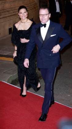 . 30 11 2023. London, United Kingdom. Crown Princess Victoria and Prince Daniel of Sweden arriving at the Royal Variety Performance in London.  xi-Imagesx IIM-24850-0046