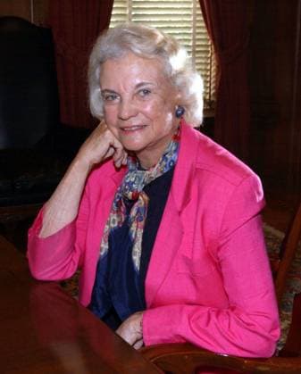May 29, 2002, Washington, District of Columbia, USA: U.S. Supreme Court Justice SANDRA DAY O CONNOR during a portrait shoot and interview with Tribune News Service. Washington USA - ZUMAm67_ 20020529_baf_m67_010 Copyright: xStevexDeslichx