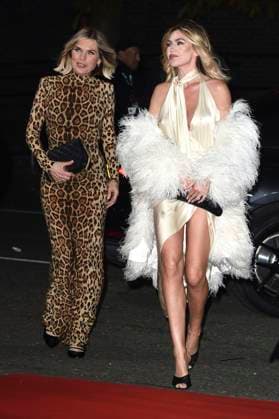 Karen Sullivan and Abbey Clancy arriving for the An Audience with Kylie concert at the Royal Albert Hall London, 01 12 2023 Foto:xS.xVasx xFuturexImagex audience_3230