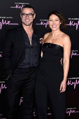 Matt Willis with wife Emma Willis arriving for the An Audience with Kylie concert at the Royal Albert Hall London, 01 12 2023 Foto:xS.xVasx xFuturexImagex audience_3320