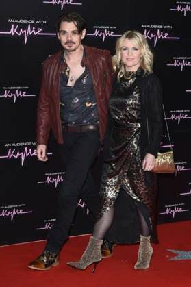 Kenny Doughty with partner Ashley Jensen arriving for the An Audience with Kylie concert at the Royal Albert Hall London, 01 12 2023 Foto:xS.xVasx xFuturexImagex audience_3351