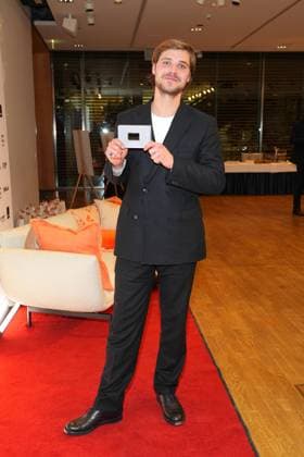 Award winner Henning Fluesloh at the Daffne Award Ceremony of the German Academy for Television on 2 12 2023 in Berlin Daffne Award Ceremony 2023 in Berlin