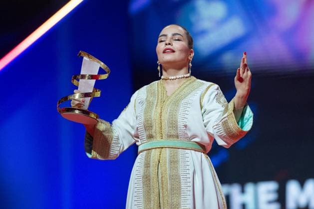 Bilder des Jahres 2023, Entertainment 12 Dezember Entertainment Themen der Woche KW48 Entertainment Bilder des Tages Marrakech 2023 Closing Ceremony Director Asmae El Moudir arrives on stage as she receives the Etoile de Marrakech Prize for La mere de tous les mensonges attending the Closing Ceremony as part of the 20th Marrakech International Film Festival in Marrakech, Morocco on December 02, 2023. Photo by Aurore Marechal ABACAPRESS.COM Marrakech Morocco  Copyright: xMarechalxAurore ABACAx