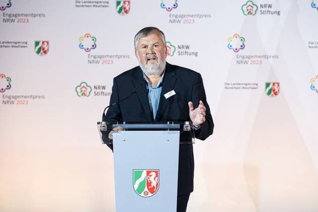 04 12 2023 Düsseldorf NRW Minister President Hendrik Wüst presents the NRW 2023 Civic Engagement Award With the NRW Civic Engagement Award, the state government, together with the North Rhine-Westphalia Foundation for Nature Conservat