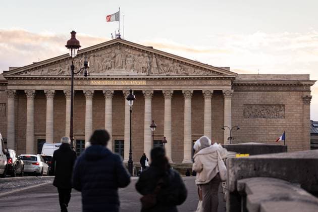 Questions to the French Government Session at the National Assembly in Paris - 06 Dec 2023 View of the facade of the Palais Bourbon, in Paris. A weekly session of questions to the French government in the National Assembly at Palais Bourbon, in Paris. Paris France Copyright: xTelmoxPintox xSOPAxImagesx NationalAssemblySession_Paris_TP_008