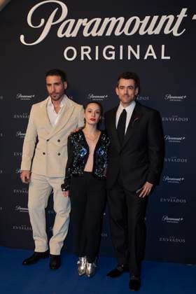 Los Enviados Tv Series Premiere December 5, 2023, Mexico City, Mexico: (L-R) Miguel Angel Silvestre, Assira Abbate, Luis Gerardo Mendez attend the blue carpet of ˜Los Enviados™ Tv Series premiere. at Teatro Helenico. on December 5, 2023 in Mexico City, Mexico. ( Photo by Jaime Nogales Eyepix Group) Copyright: xJaimexNogales xEyepixxGroupx JN_05122023_106680