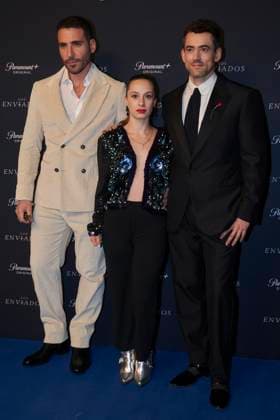 Los Enviados Tv Series Premiere December 5, 2023, Mexico City, Mexico: (L-R) Miguel Angel Silvestre, Assira Abbate, Luis Gerardo Mendez attend the blue carpet of ˜Los Enviados™ Tv Series premiere. at Teatro Helenico. on December 5, 2023 in Mexico City, Mexico. ( Photo by Jaime Nogales Eyepix Group) Copyright: xJaimexNogales xEyepixxGroupx JN_05122023_106682