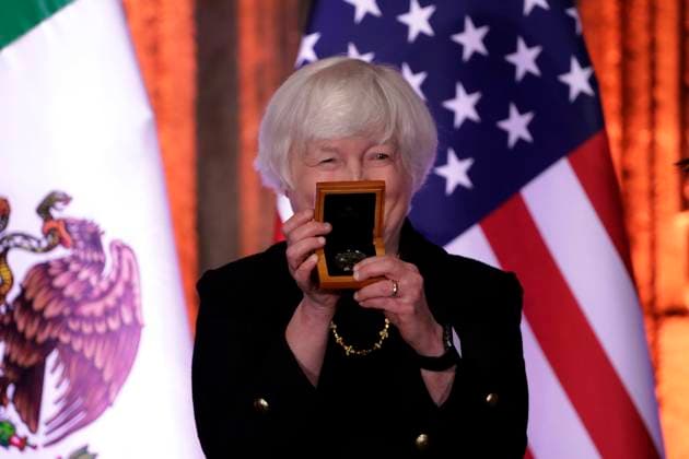 December 6, 2023, Mexico City, Mexico: United States Secretary of the Treasury, Janet Yellen during the presentation of the commemorative coin of 200 years of Diplomatic Relations Mexico - United States in ceremony at the Interactive Museum of Economy in Mexico City on December 6, 2023 in Mexico City, Mexico Mexico City Mexico - ZUMAe321 20231206_zia_e321_039 Copyright: xLuisxBarronx