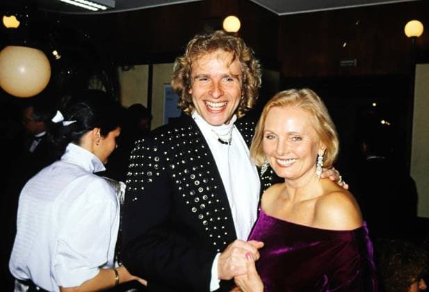 Ruth Maria Kubitschek, deutsch-schweizerische Schauspielerin, Synchronsprecherin und Autorin, mit Moderator Thomas Gottschalk, Deutschland um 1993. Copyright: HartwigxValdmanis Nur redaktionelle Nutzung. Editorial usage only. VAL_7205001556