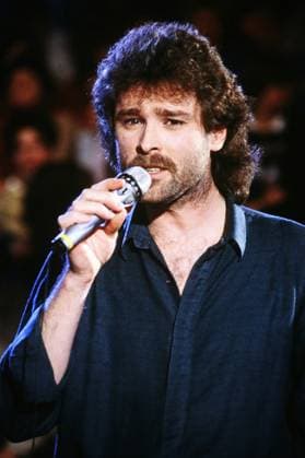 Wolfgang Petry, deutscher Schlagersänger und Songschreiber, bei einem Auftritt, Deutschland um 1992. Copyright: HartwigxValdmanis Nur redaktionelle Nutzung. Editorial usage only. VAL_7205002156