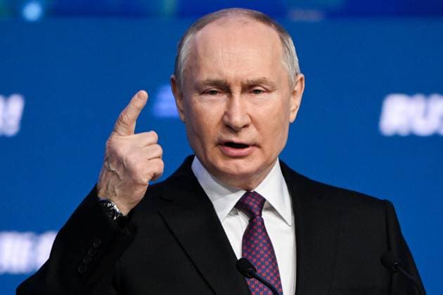 News Themen der Woche KW49 News Bilder des Tages RUSSIA, MOSCOW - DECEMBER 7, 2023: Russia s President Vladimir Putin addresses the 14th Russia Calling! VTB Investment Forum at the World Trade Centre. This year s topic is Making Deglobalization: Uniting Sovereign Economies. Sergei Guneyev POOL TASS  65536254