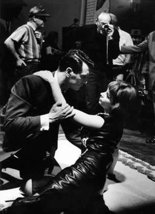 Film Strange Bedfellows Actors Rock Hudson and Gina Lollobrigida in a scene of the film Los Angeles, CA USA  Copyright: xLeoxFuchsx 0792 Hudson Lollobrigida (Strange Bedfellows) ARM ON SHOULDER SET