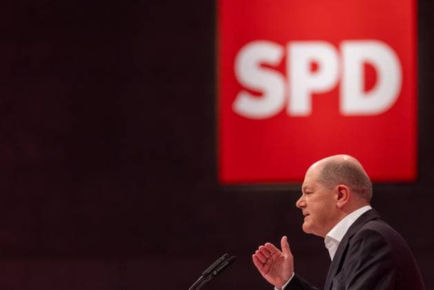 News Themen der Woche KW49 Rede Olaf Scholz Parteitag der SPD in Berlin Berlin, Deutschland - 9. Dezember 2023: Olaf Scholz spricht auf dem Parteitag der SPD in Berlin Berlin